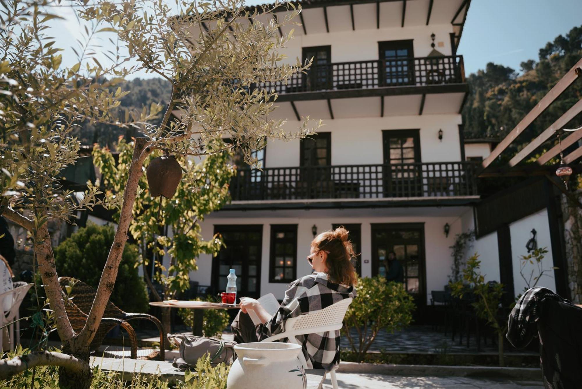 Maya Hostel Berat Exterior foto