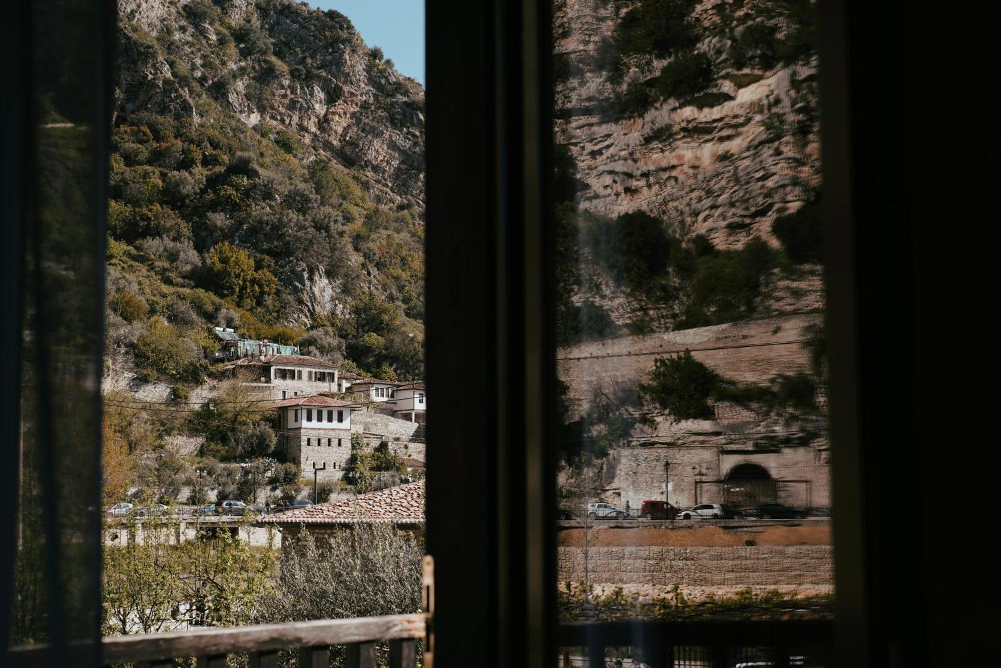 Maya Hostel Berat Exterior foto